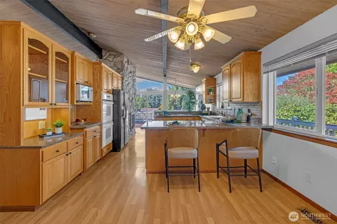 Kitchen - 1133 E Hemlock St, Kent, WA 98030 photo 5 of 6