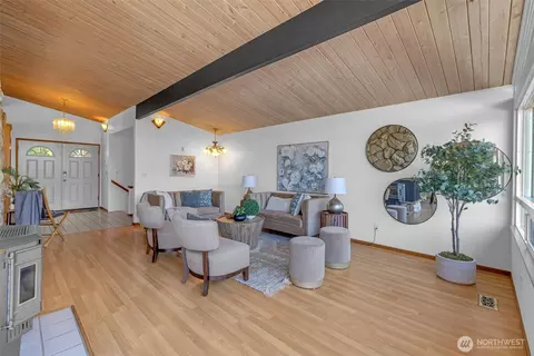 Living - 1133 E Hemlock St, Kent, WA 98030 photo 4 of 6