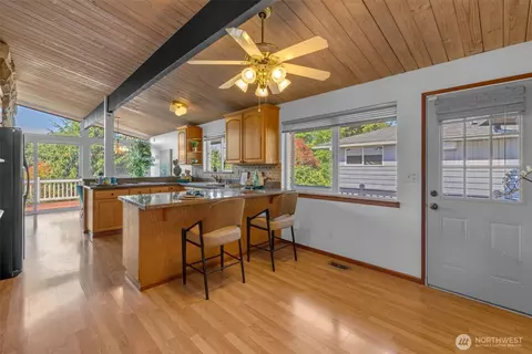 Entry Way - 1133 E Hemlock St, Kent, WA 98030 photo 2 of 3