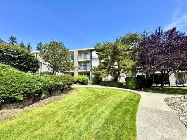 12701 NE 9th Pl #D105, Bellevue, WA 98005