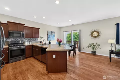 Kitchen - 20109 19th Ave E, Spanaway, WA 98387 photo 1 of 2