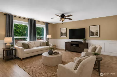 Living - 208 5th St, Sultan, WA 98294 photo 4 of 6