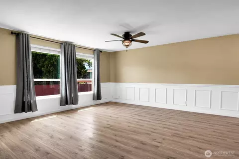 Living - 208 5th St, Sultan, WA 98294 photo 5 of 6