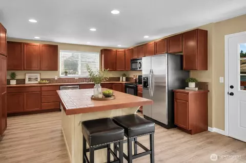 Kitchen - 208 5th St, Sultan, WA 98294 photo 1 of 2