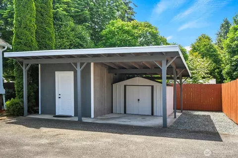 Exterior - 208 5th St, Sultan, WA 98294 photo 3 of 4
