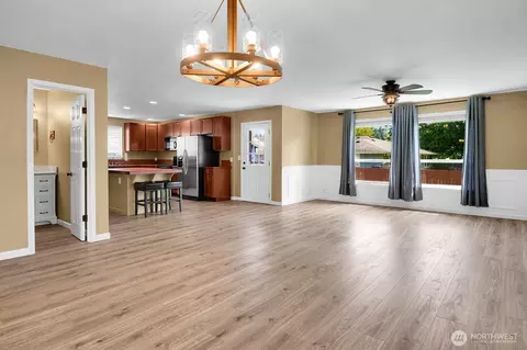 Living - 208 5th St, Sultan, WA 98294 photo 6 of 6