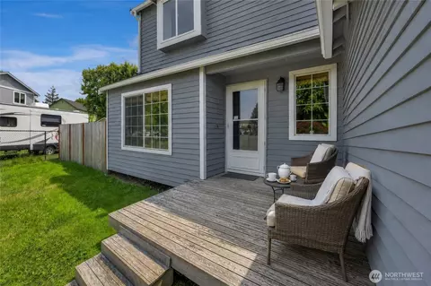 Exterior - 908 Baysinger Pl, Enumclaw, WA 98022 photo 3 of 5