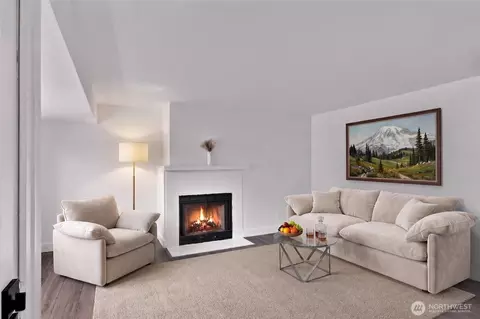 Living - 908 Baysinger Pl, Enumclaw, WA 98022 photo 1 of 5