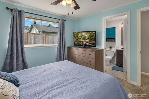 Bedroom - 5814 12th Ave W, Everett, WA 98203 photo 2 of 4