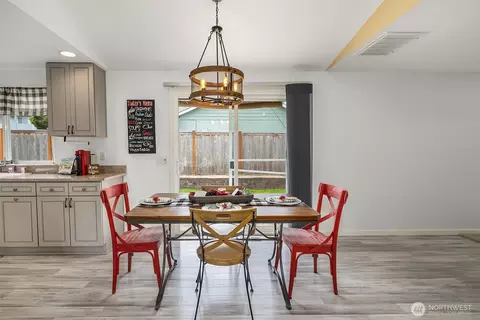 Dining - 5814 12th Ave W, Everett, WA 98203 photo 1 of 2