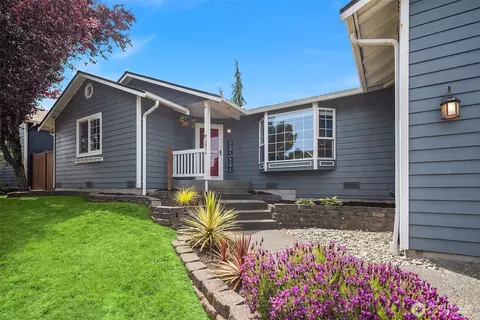 Exterior - 5814 12th Ave W, Everett, WA 98203 photo 3 of 6