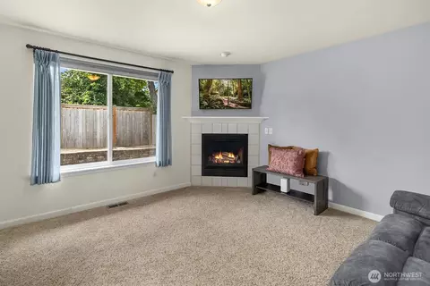 Living - 5814 12th Ave W, Everett, WA 98203 photo 4 of 5
