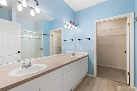 Bath - 424 228th St SW #H101, Bothell, WA 98021 photo 1 of 3