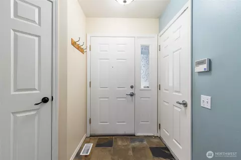 Entry Way - 424 228th St SW #H101, Bothell, WA 98021 photo 2 of 2