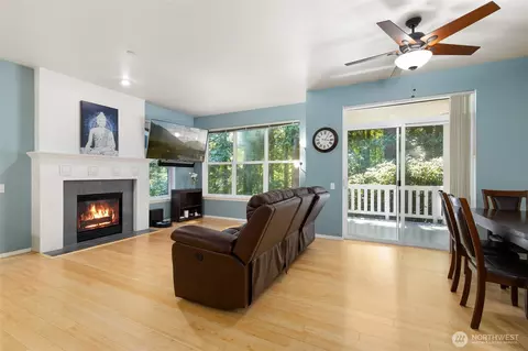 Living - 424 228th St SW #H101, Bothell, WA 98021 photo 3 of 4