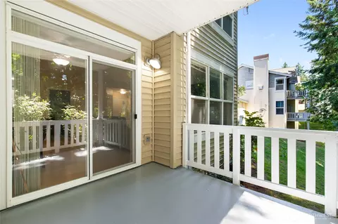 Exterior - 424 228th St SW #H101, Bothell, WA 98021 photo 6 of 13