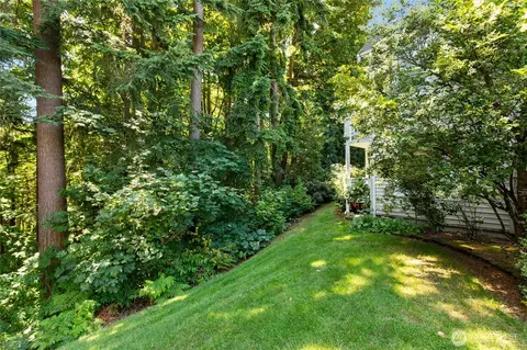 Exterior - 424 228th St SW #H101, Bothell, WA 98021 photo 10 of 13