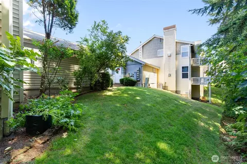Exterior - 424 228th St SW #H101, Bothell, WA 98021 photo 12 of 13