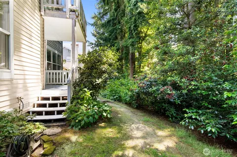 Exterior - 424 228th St SW #H101, Bothell, WA 98021 photo 7 of 13