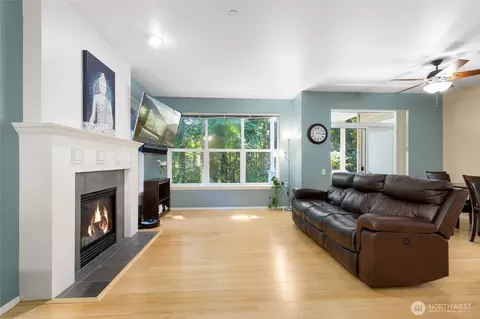 Living - 424 228th St SW #H101, Bothell, WA 98021 photo 2 of 4