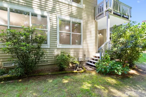 Exterior - 424 228th St SW #H101, Bothell, WA 98021 photo 3 of 13