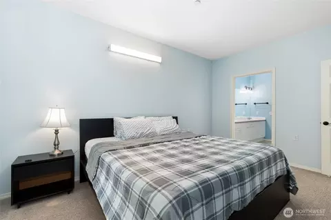 Bedroom - 424 228th St SW #H101, Bothell, WA 98021 photo 3 of 4