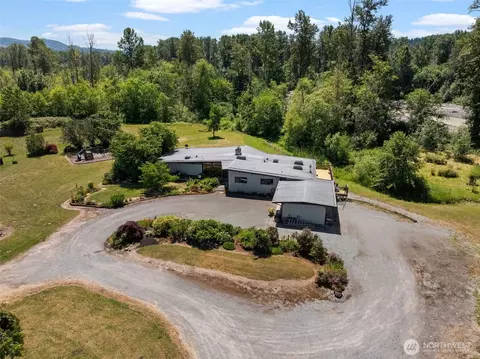 502 Beckett Ln SW, Orting, WA 98360