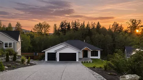 24026 Dolphin Ln, Mount Vernon, WA 98274
