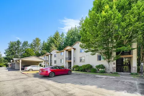 25025 SE Klahanie Blvd #B202, Issaquah, WA 98029