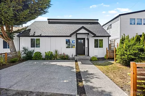 10215 Evanston Ave N #2, Seattle, WA 98133