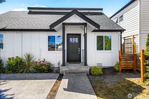 10215 Evanston Ave N #2, Seattle, WA 98133