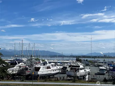 3120 R Ave #3, Anacortes, WA 98221