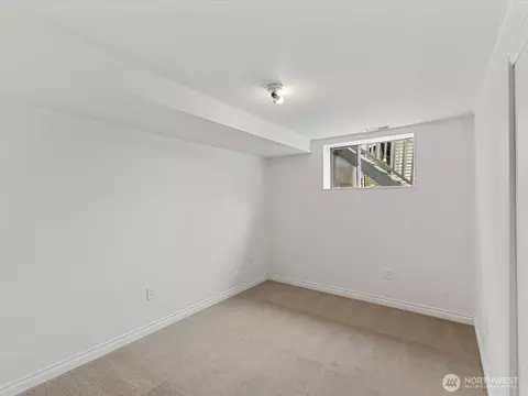 Bedroom - 3303 Wave Dr, Everett, WA 98203 photo 3 of 4