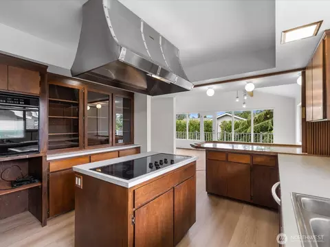 Kitchen - 3303 Wave Dr, Everett, WA 98203 photo 2 of 3