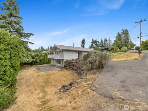 Exterior - 3303 Wave Dr, Everett, WA 98203 photo 12 of 12