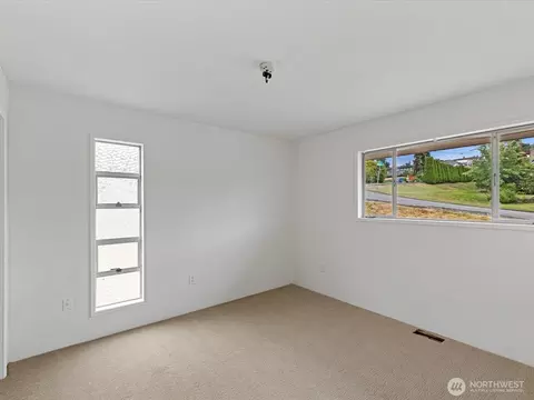 Bedroom - 3303 Wave Dr, Everett, WA 98203 photo 1 of 4