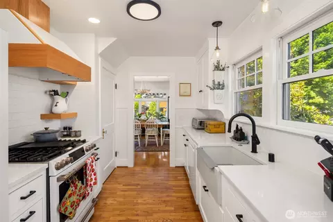 Kitchen - 428 3rd Ave N, Edmonds, WA 98020 photo 1 of 4