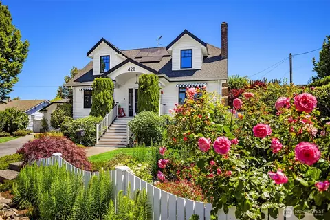 Exterior - 428 3rd Ave N, Edmonds, WA 98020 photo 2 of 9
