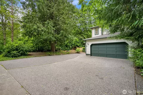 2 Western Ln, Bellingham, WA 98229
