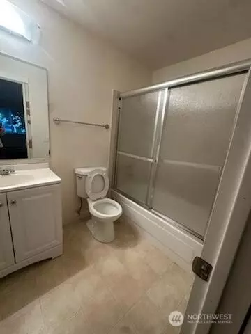 15415 35th Ave W #E201, Lynnwood, WA 98087
