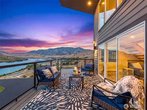 44 Osprey Nest Rd, Pateros, WA 98846