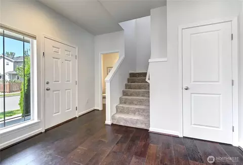 Entry Way - 4523 Riverfront Blvd, Everett, WA 98203 photo 1 of 1