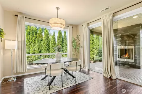 Dining - 17021 38th Ave SE, Bothell, WA 98012 photo 1 of 2