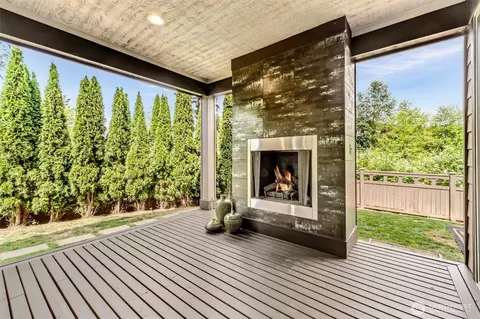Exterior - 17021 38th Ave SE, Bothell, WA 98012 photo 5 of 9