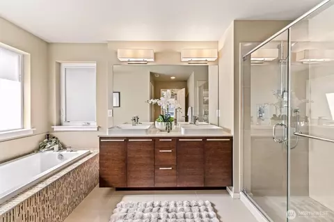 Bath - 17021 38th Ave SE, Bothell, WA 98012 photo 2 of 5