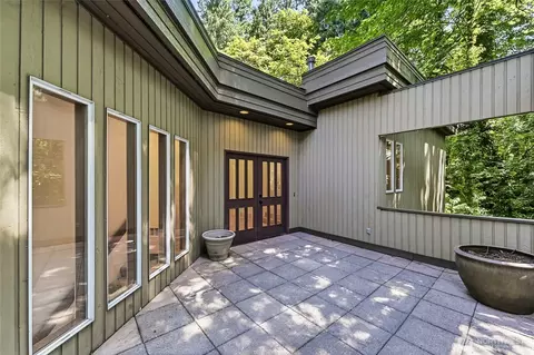 4200 W Lake Sammamish Pkwy SE, Bellevue, WA 98008
