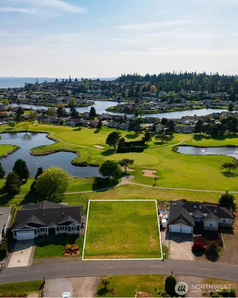 8293 Cowichan Rd, Blaine, WA 98230