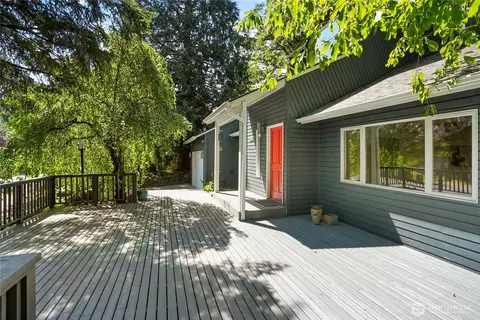 12122 NE 108th St, Kirkland, WA 98033
