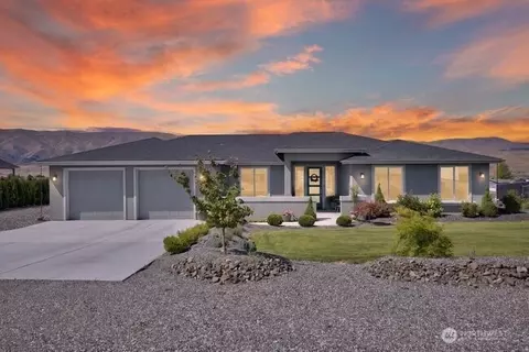 201 Clayton Pl SW, Mattawa, WA 99349