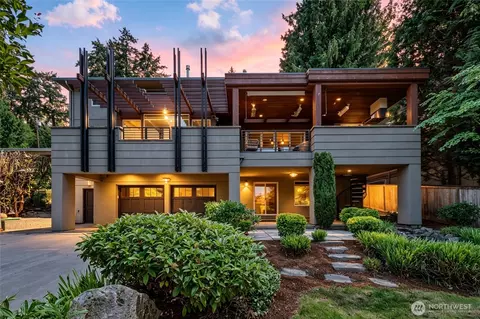 3225 W Mercer Way, Mercer Island, WA 98040